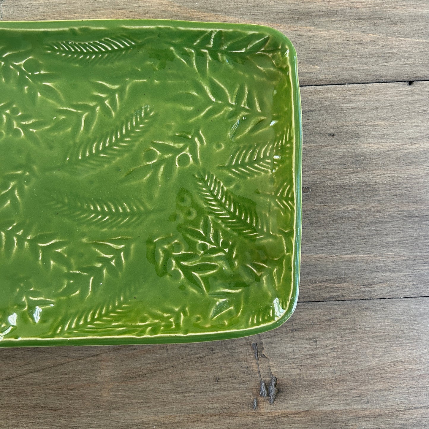 Medium Serving Piece | Rectangle Leaves + Berries Ivy Green